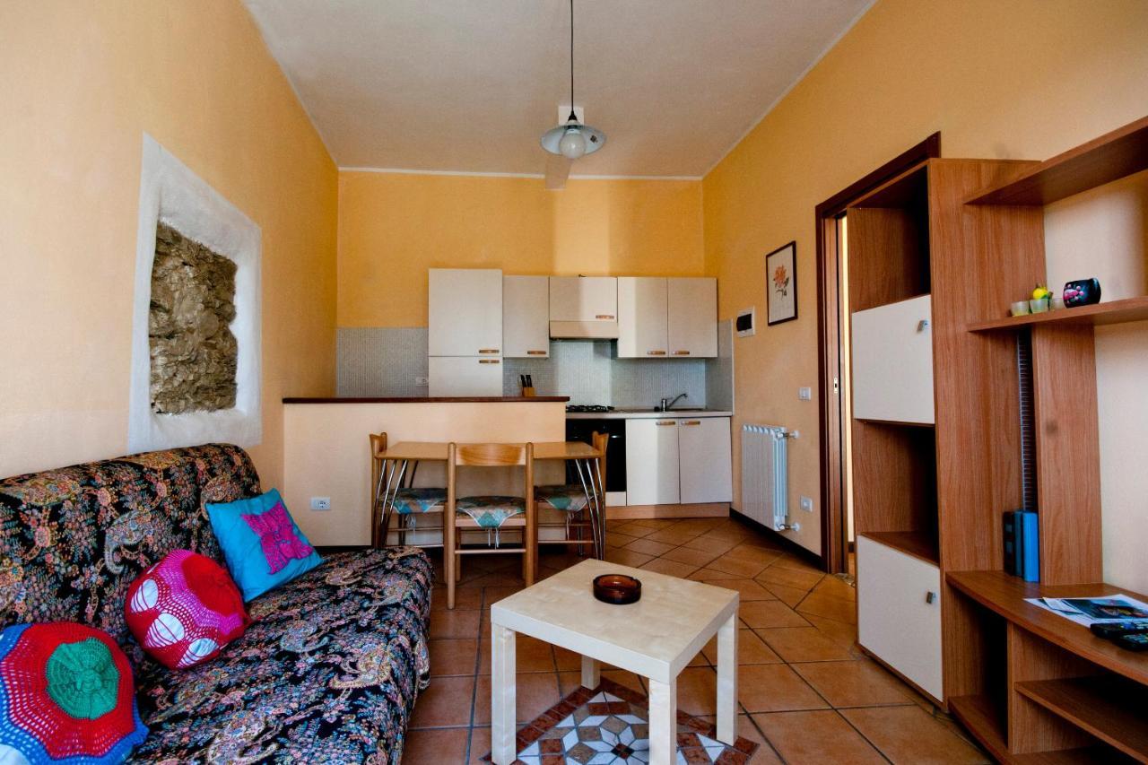 Agriturismo Monterosso แวร์บาเนีย ภายนอก รูปภาพ
