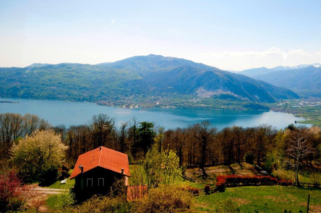 Agriturismo Monterosso แวร์บาเนีย ภายนอก รูปภาพ